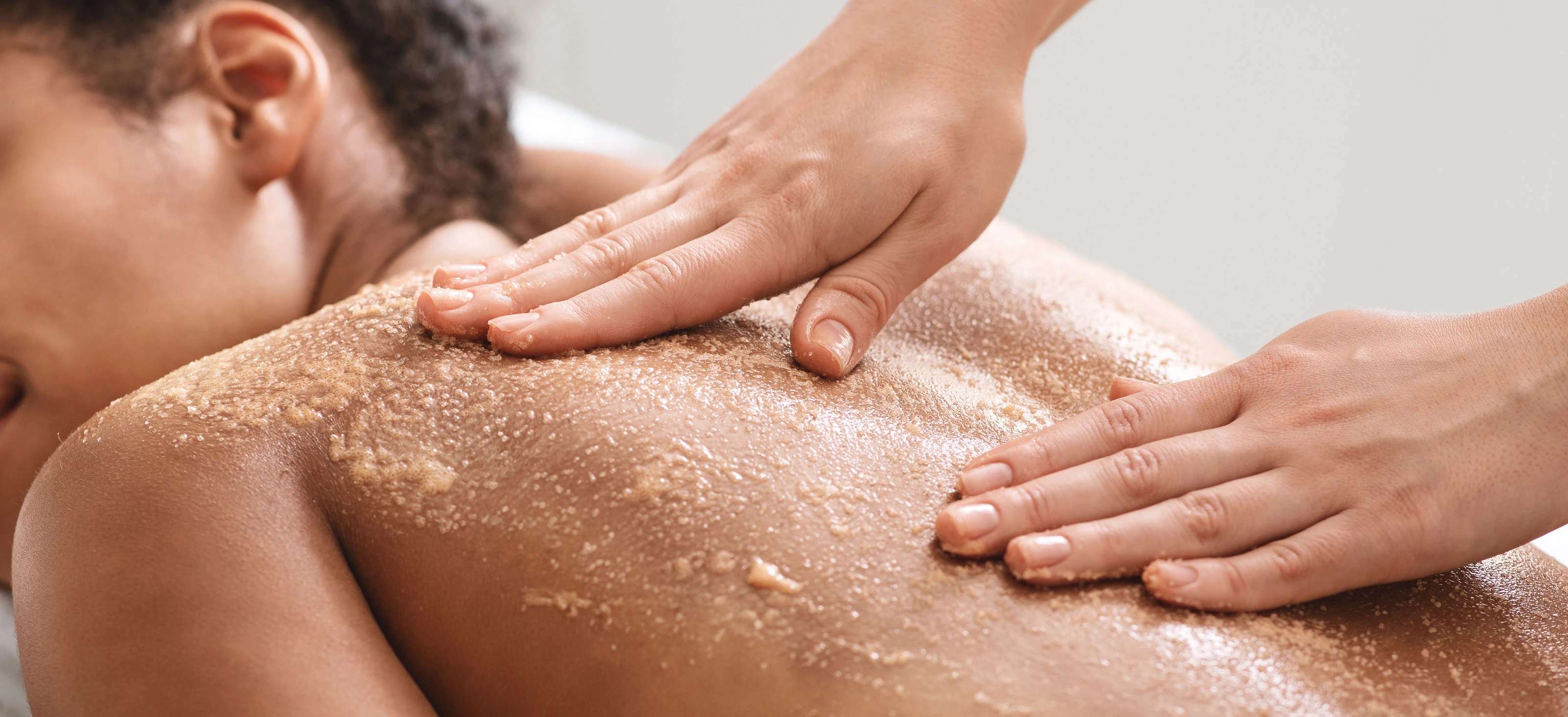 Massage-peeling &agrave; l&rsquo;huile amincissant